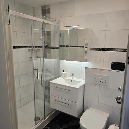 1 Laatzen Naehe Messe *